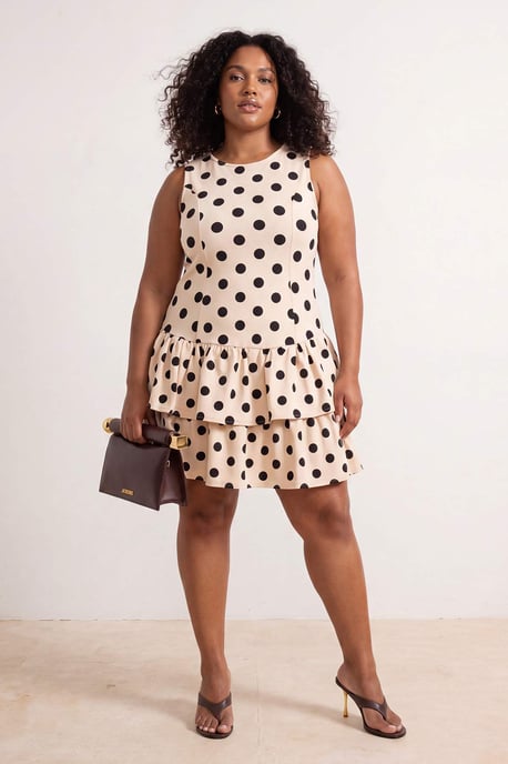Trendyol Curve Damen Ecru Gepunktet Kurz / Mini Ärmellos Skater Große Größen Kleid - Image 2