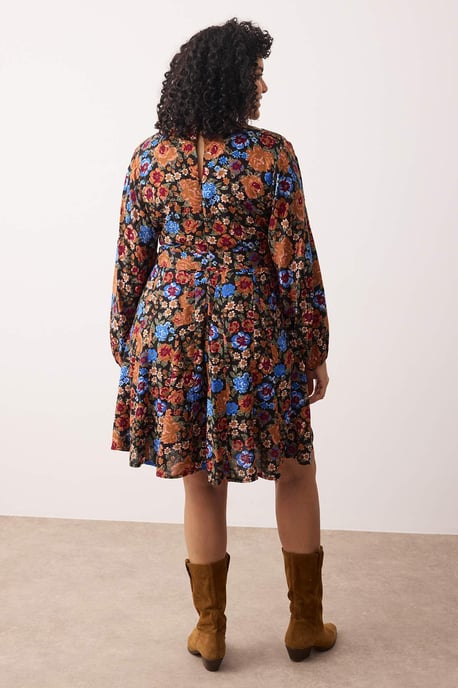 Trendyol Curve Damen Mehrfarbig Geblümt Kurz / Mini Lang Casual Skater Große Größen Kleid - Image 3