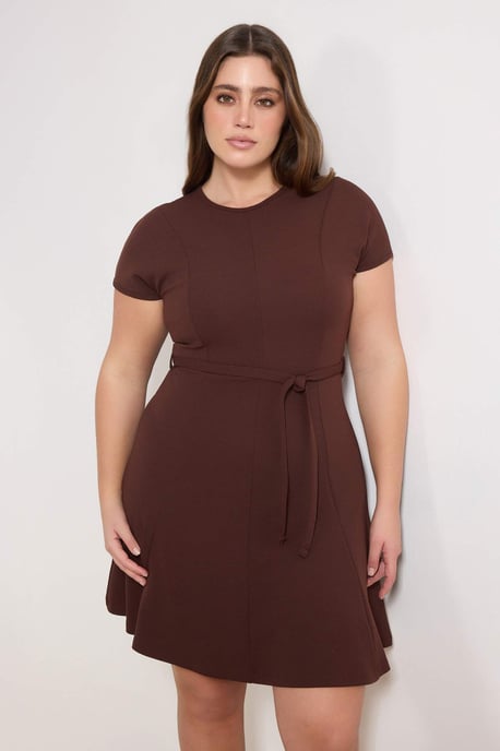 Trendyol Curve Damen Braun Einfarbig Kurz / Mini Kurz Casual Skater Große Größen Kleid - Image 6