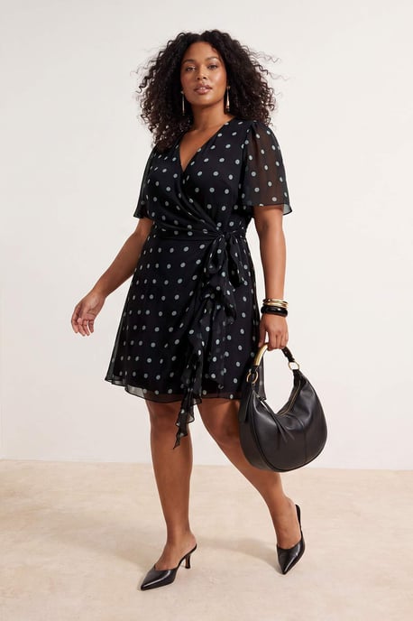 Trendyol Curve Damen Braun Paisley Kurz / Mini Kurz Casual Zweireihig Große Größen Kleid - Image 1