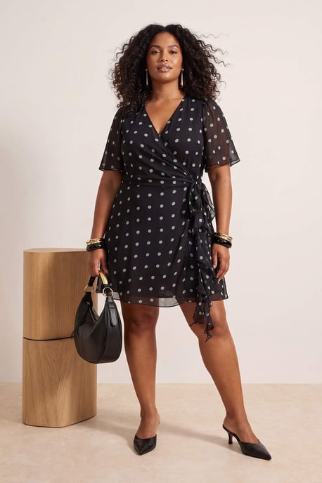 Trendyol Curve Damen Braun Paisley Kurz / Mini Kurz Casual Zweireihig Große Größen Kleid - Image 4