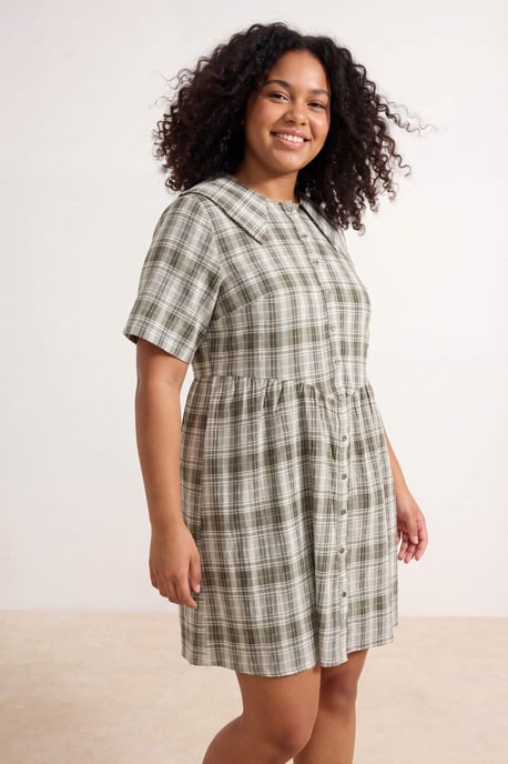 Trendyol Curve Damen Mehrfarbig Kariert Kurz / Mini Kurz Casual Skater Große Größen Kleid - Image 6