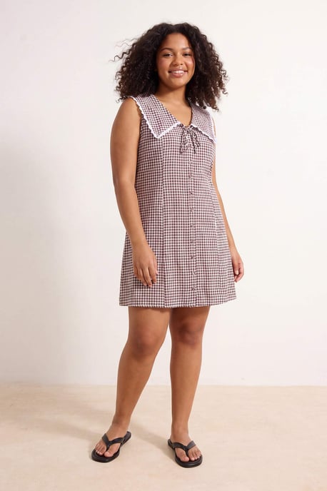 Trendyol Curve Damen Braun Kariert Kurz / Mini Ärmellos A-Linie Große Größen Kleid - Image 6