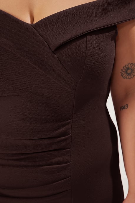 Trendyol Curve Damen Braun Einfarbig Kurz / Mini Ärmellos Elegant/Abend Bodycon Große Größen Kleid - Image 5