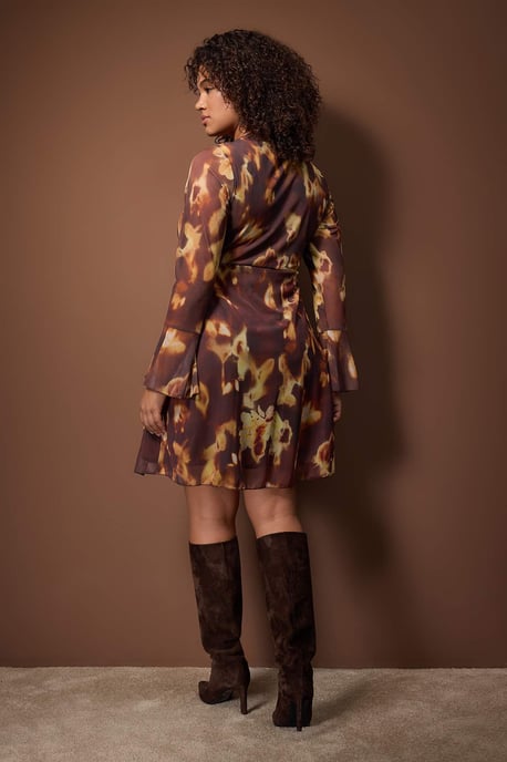 Trendyol Curve Damen Braun Geblümt Kurz / Mini Lang Casual A-Linie Große Größen Kleid - Image 3