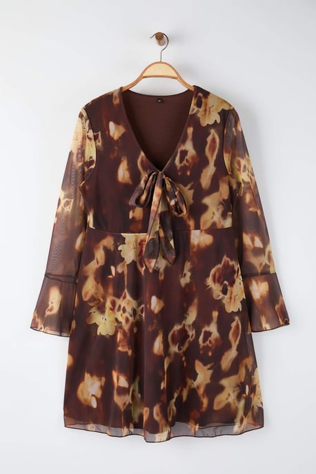 Trendyol Curve Damen Braun Geblümt Kurz / Mini Lang Casual A-Linie Große Größen Kleid - Image 4