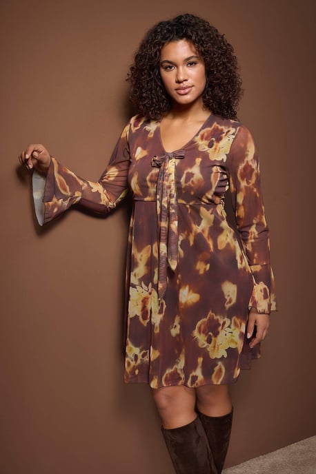 Trendyol Curve Damen Braun Geblümt Kurz / Mini Lang Casual A-Linie Große Größen Kleid - Image 6
