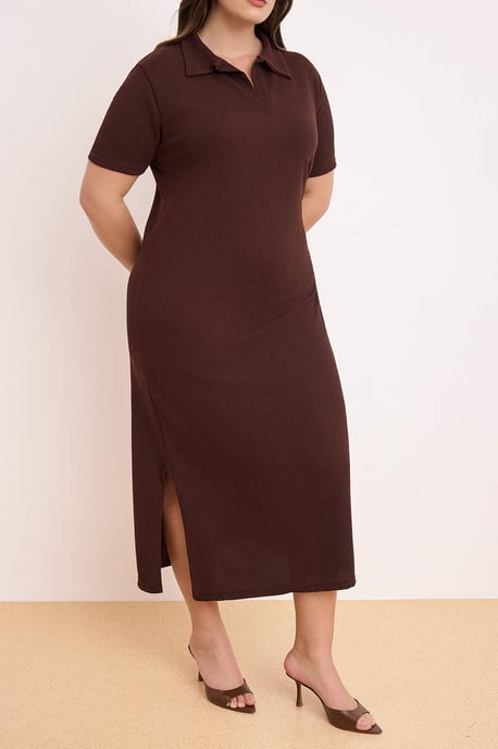 Trendyol Curve Damen Braun Einfarbig Kurz / Mini Kurz Casual Gerade Große Größen Kleid - Image 2