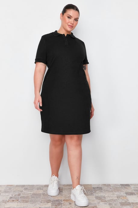 Trendyol Curve Damen Schwarz Einfarbig Kurz / Mini Kurz Casual Gerade Große Größen Kleid - Image 1