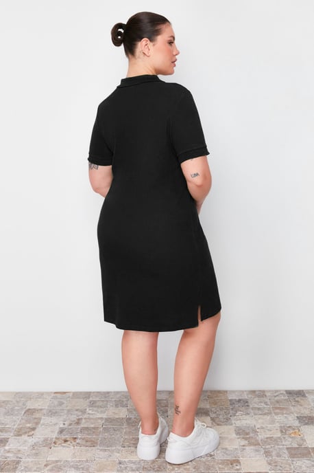 Trendyol Curve Damen Schwarz Einfarbig Kurz / Mini Kurz Casual Gerade Große Größen Kleid - Image 3