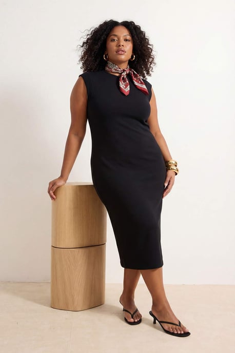 Trendyol Curve Damen Schwarz Einfarbig Kurz / Mini Kurz Casual A-Linie Große Größen Kleid - Image 2