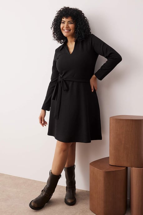 Trendyol Curve Damen Schwarz Einfarbig Kurz / Mini Lang Casual A-Linie Große Größen Kleid - Image 1