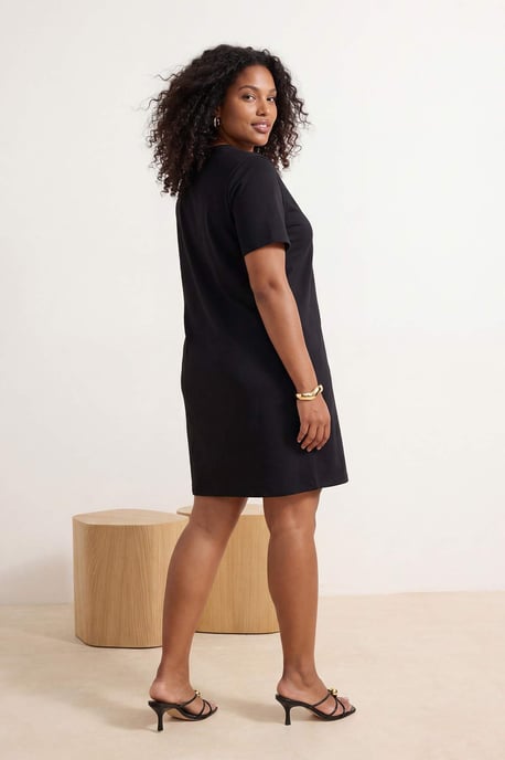 Trendyol Curve Damen Schwarz Einfarbig Kurz / Mini Kurz Gerade Große Größen Kleid - Image 6