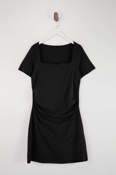 Trendyol Curve Damen Schwarz Einfarbig Kurz / Mini Kurz Casual A-Linie Große Größen Kleid - Image 3
