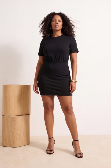 Trendyol Curve Damen Schwarz Einfarbig Kurz / Mini Kurz Casual Bodycon Große Größen Kleid - Image 6