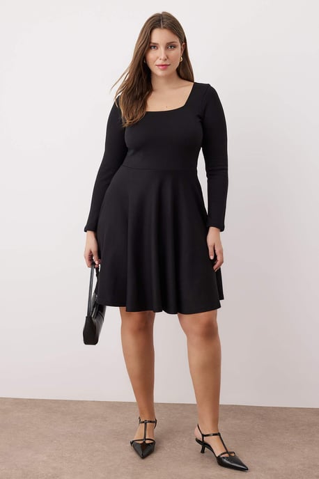 Trendyol Curve Damen Schwarz Einfarbig Kurz / Mini Lang Abend / Alltag Skater Große Größen Kleid - Image 1