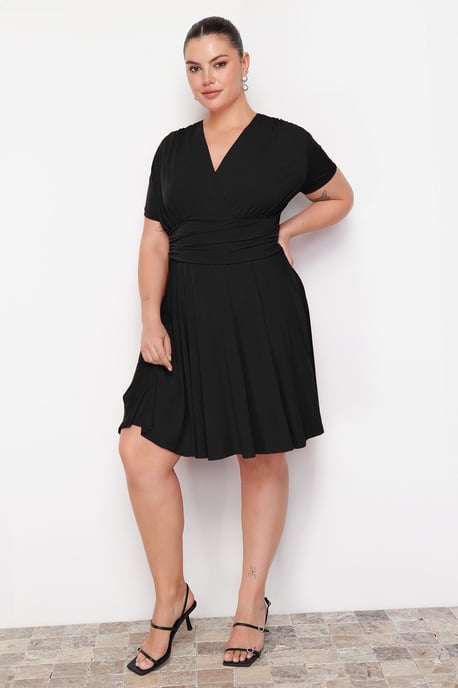 Trendyol Curve Damen Schwarz Einfarbig Kurz / Mini Kurz Casual Skater Große Größen Kleid - Image 3