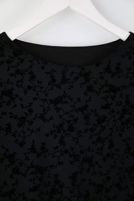Trendyol Curve Damen Schwarz Geblümt Kurz / Mini Lang Casual Bodycon Große Größen Kleid - Image 4