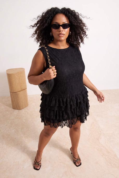 Trendyol Curve Damen Schwarz Einfarbig Kurz / Mini Ärmellos Skater Große Größen Kleid - Image 6