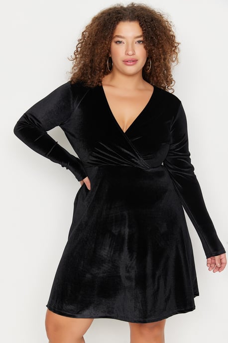 Trendyol Curve Damen Schwarz Einfarbig Kurz / Mini Lang Elegant/Abend Skater Große Größen Kleid - Image 2