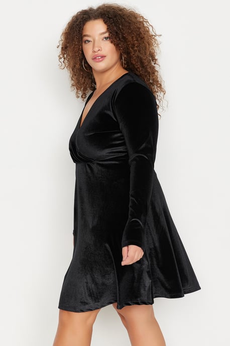 Trendyol Curve Damen Schwarz Einfarbig Kurz / Mini Lang Elegant/Abend Skater Große Größen Kleid - Image 3
