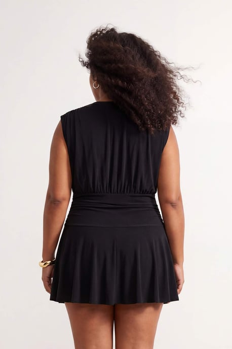 Trendyol Curve Damen Schwarz Einfarbig Kurz / Mini Ärmellos Skater Große Größen Kleid - Image 3