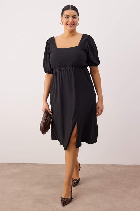 Trendyol Curve Damen Schwarz Einfarbig Kurz / Mini Kurz Casual A-Linie Große Größen Kleid - Image 1