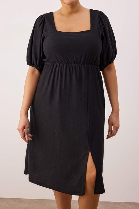 Trendyol Curve Damen Schwarz Einfarbig Kurz / Mini Kurz Casual A-Linie Große Größen Kleid - Image 2