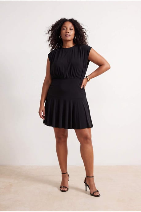Trendyol Curve Damen Schwarz Einfarbig Kurz / Mini Ärmellos Skater Große Größen Kleid - Image 6