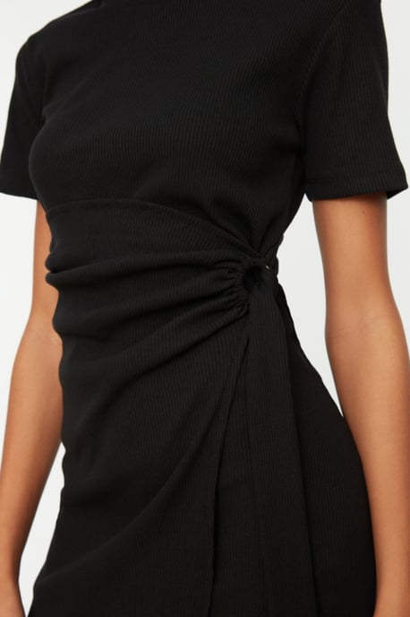 TRENDYOLMİLLA Damen Schwarz Einfarbig Kurz / Mini Kurz Casual Bodycon Kleider - Image 3