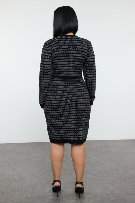 Trendyol Curve Damen Schwarz Kariert Kurz / Mini Lang Casual Bodycon Große Größen Kleid - Image 4