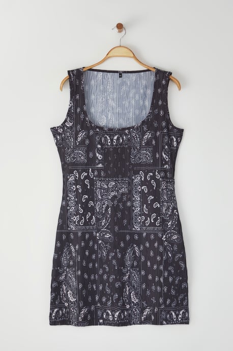 Trendyol Curve Damen Schwarz Ethno-Muster Kurz / Mini Ärmellos Casual Gerade Große Größen Kleid - Image 5