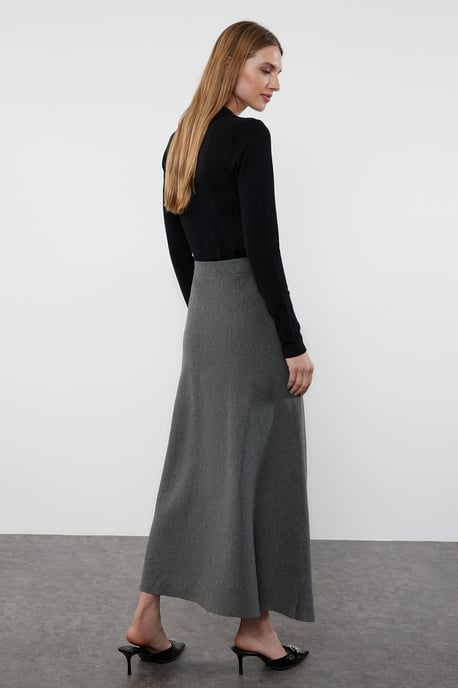 TRENDYOLMİLLA Damen Grau Einfarbig Maxi Basic A-Linie Röcke - Image 4