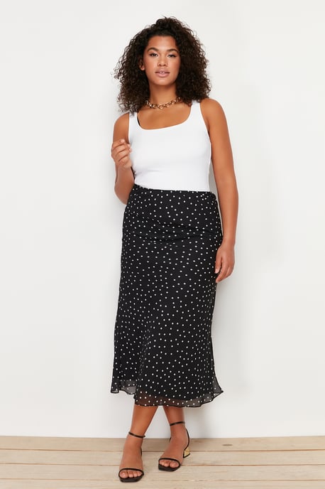 Trendyol Curve Damen Schwarz Gepunktet Maxi Meerjungfrau Große Größen Röcke - Image 6