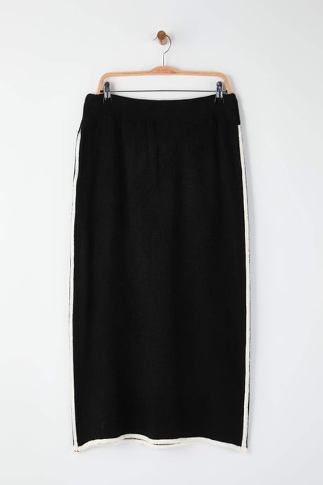 Trendyol Curve Damen Schwarz Gestreift Maxi Bleistift Rock Große Größen Röcke - Image 4