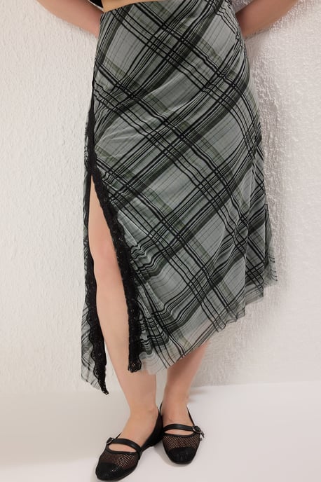 Trendyol Curve Damen Khaki Kariert Midi Asymmetrisch Große Größen Röcke - Image 4