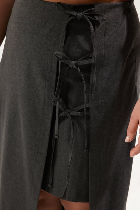 Trendyol Curve Damen Grau Einfarbig Midi A-Linie Große Größen Röcke - Image 3