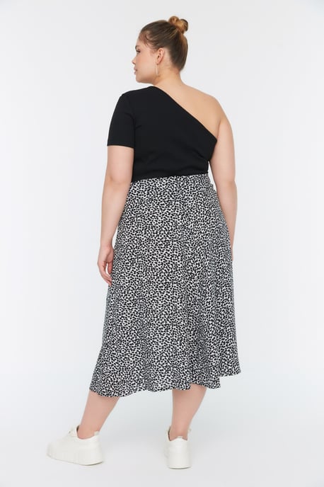 Trendyol Curve Damen Schwarz Animal-Print Midi A-Linie A-Linie Große Größen Röcke - Image 4