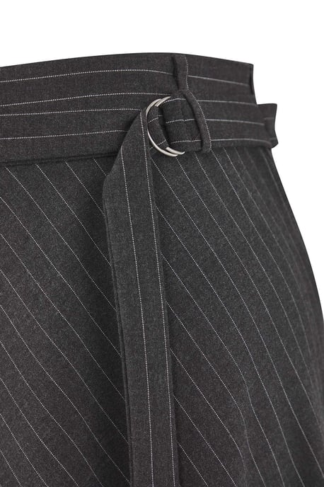 Trendyol Curve Damen Grau Gestreift Midi Ausgestellt Rock Große Größen Röcke - Image 5