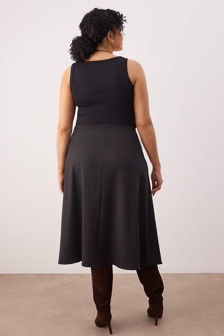 Trendyol Curve Damen Schwarz Einfarbig Midi Große Größen Röcke - Image 3