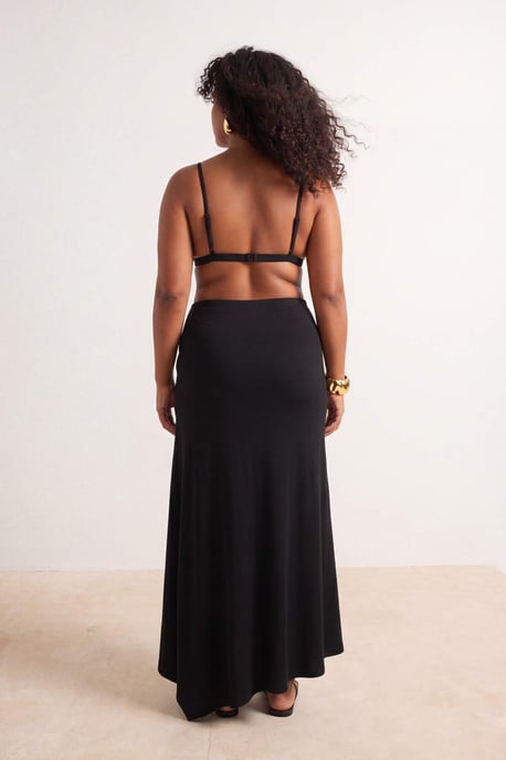 Trendyol Curve Damen Schwarz Einfarbig Midi Bleistift Rock Große Größen Röcke - Image 2