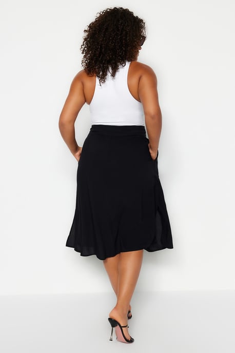 Trendyol Curve Damen Schwarz Einfarbig Midi A-Linie Große Größen Röcke - Image 4