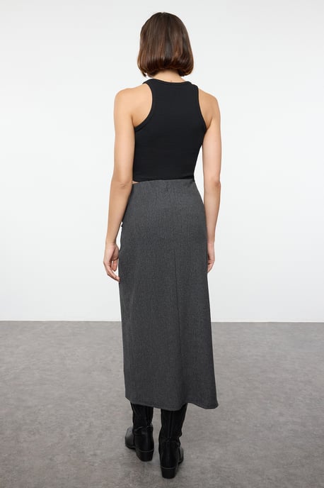 TRENDYOLMİLLA Damen Schwarz Einfarbig Midi Zweireihig / Wickel Bleistift Rock Röcke - Image 4