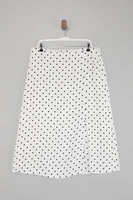 Trendyol Curve Damen Weiß Gepunktet Midi A-Linie Große Größen Röcke - Image 1