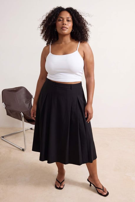 Trendyol Curve Damen Schwarz Einfarbig Midi Große Größen Röcke - Image 6