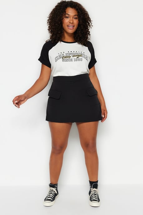 Trendyol Curve Damen Schwarz Einfarbig Kurz / Mini Bleistift Rock Große Größen Röcke - Image 3