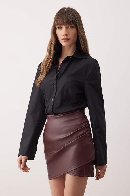 TRENDYOLMİLLA Damen Bordeaux Einfarbig Kurz / Mini Zweireihig / Wickel Bleistift Rock Röcke - Image 4