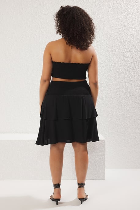 Trendyol Curve Damen Schwarz Einfarbig Kurz / Mini Volantsaum Große Größen Röcke - Image 4