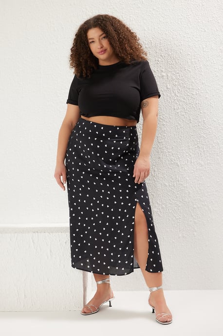 Trendyol Curve Damen Schwarz Gepunktet Midi A-Linie Große Größen Röcke - Image 1