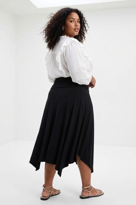 Trendyol Curve Damen Schwarz Einfarbig Midi Große Größen Röcke - Image 5